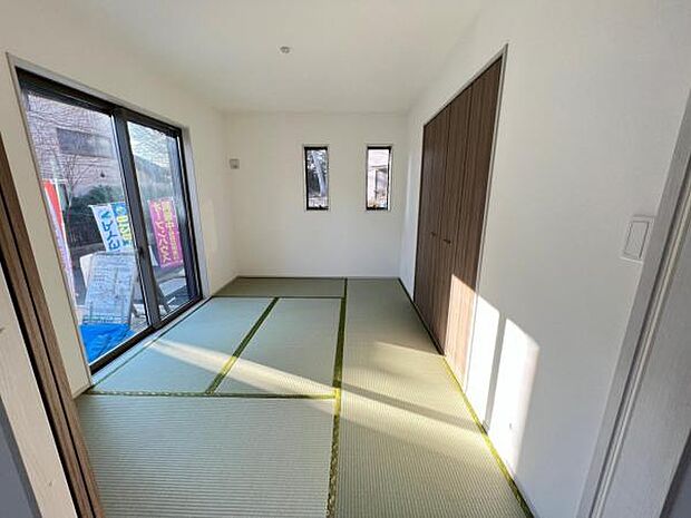 和室スペースです。畳のお部屋は寛げる空間ですね。