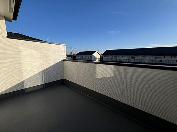 お洗濯ものを気持ち良く太陽の光で干せるのが嬉しいですね。