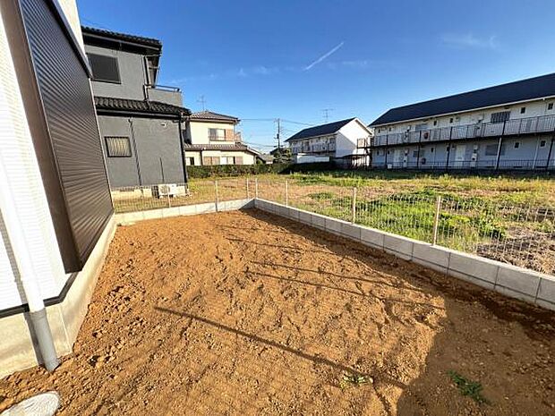 お庭スペースは、ガーデニングやお子様との外遊びなど多彩な用途でお楽しみいただけます。