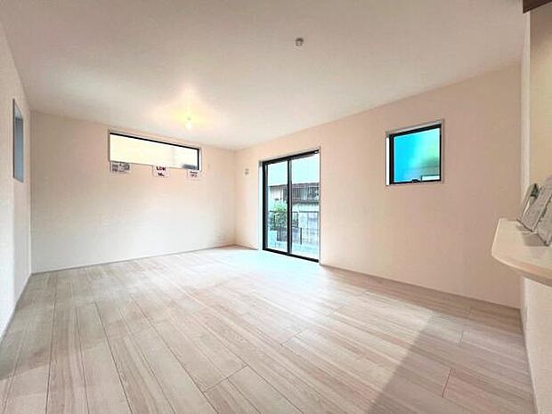 リビングダイニングになります。ご家族そろっての素敵な空間になりそうですね。