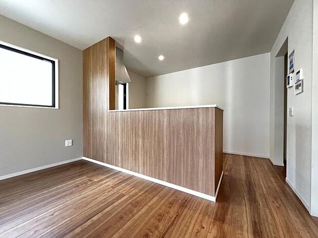 ご家族の温かい時間を演出するダイニングスペースです。