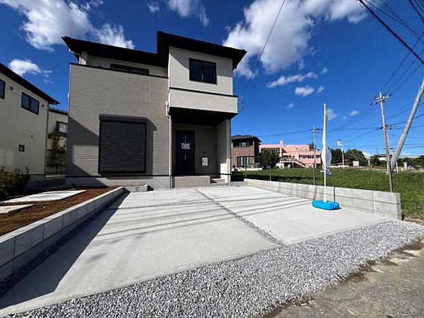 駐車場ももちろん完備しておりますのでお車所有の方にも心強いです。