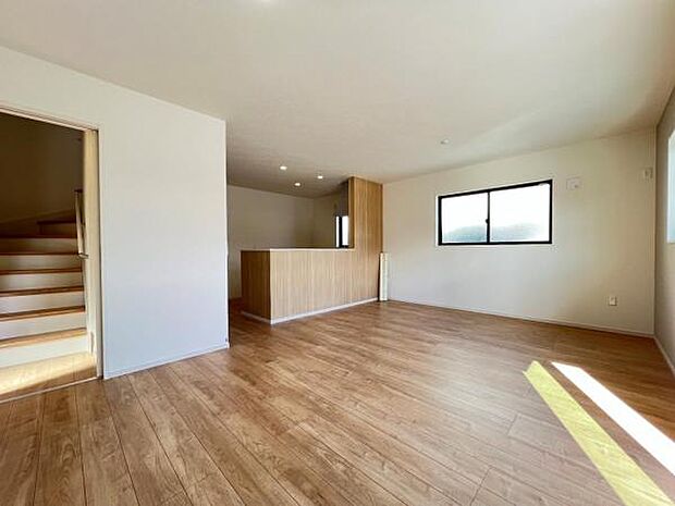 ご家族の温かい時間を演出するダイニングスペースです。