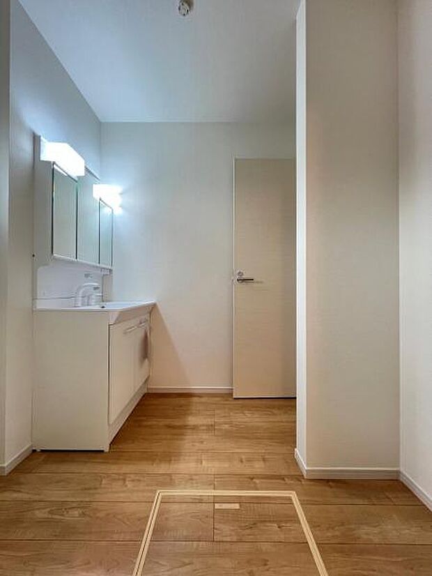 脱衣所は小さなお子様がいるご家庭にも重宝されます。