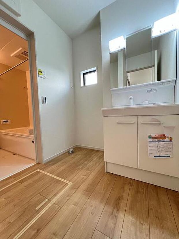 お天気を気にせずお洗濯ができ、室内干し可能です。