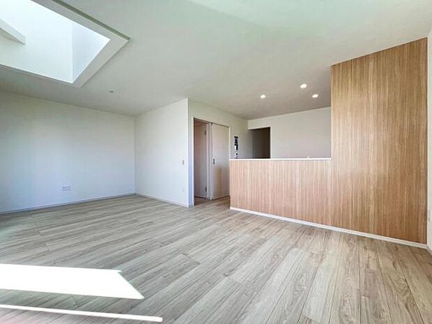 リビングダイニングになります。ご家族そろっての素敵な空間になりそうですね。