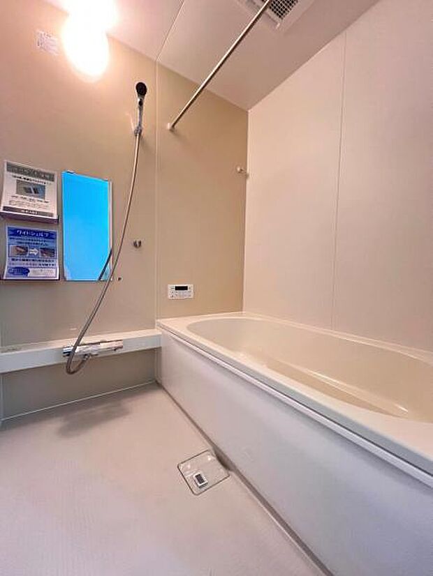 スタイリッシュな浴室で1日の疲れをゆったり癒されるのもいいですね。