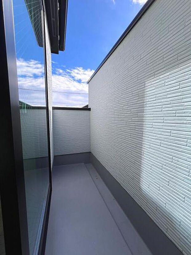 お洗濯ものを気持ち良く太陽の光で干せるのが嬉しいですね。