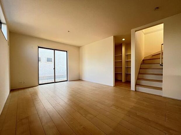 リビングダイニングになります。ご家族そろっての素敵な空間になりそうですね。