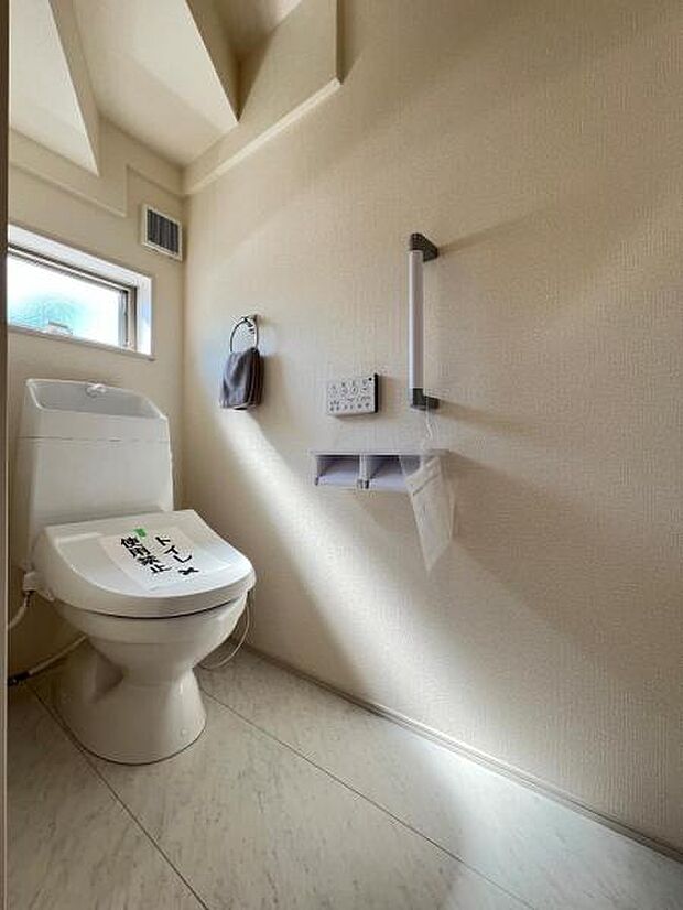 各階にトイレを設けており、ご家族が揃う時もゆとりをもってご利用いただけます。