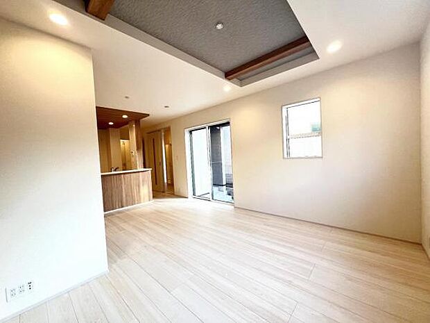 リビングダイニングになります。ご家族そろっての素敵な空間になりそうですね。