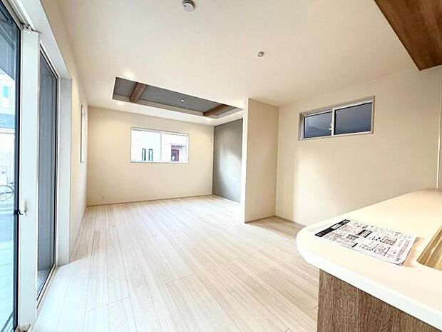 家族団らんの場所としてゆったりと居心地の良いリビングです。