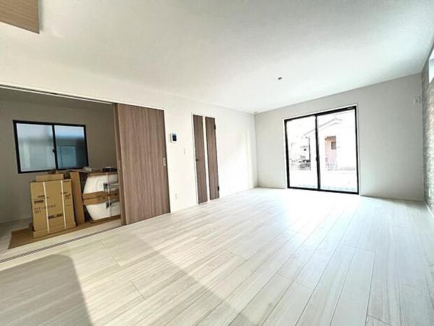 リビングダイニングになります。ご家族そろっての素敵な空間になりそうですね。