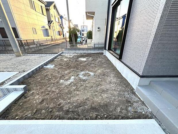 お庭スペースは、ガーデニングやお子様との外遊びなど多彩な用途でお楽しみいただけます。