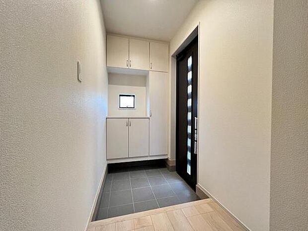 いつも気持ちよくご家族を迎えられる玄関です。