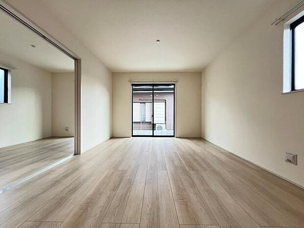 家族団らんの場所としてゆったりと居心地の良いリビングです。