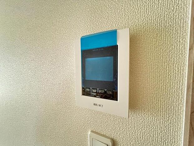 訪問者を確認できるTVモニター付きインターフォンです。