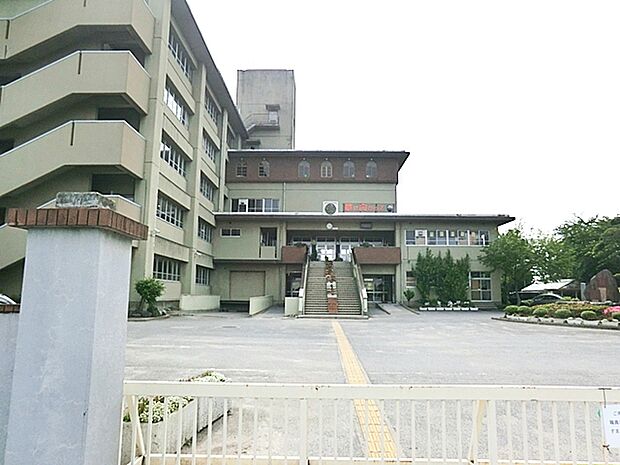 越谷市立大相模中学校まで約1580m（徒歩20分）