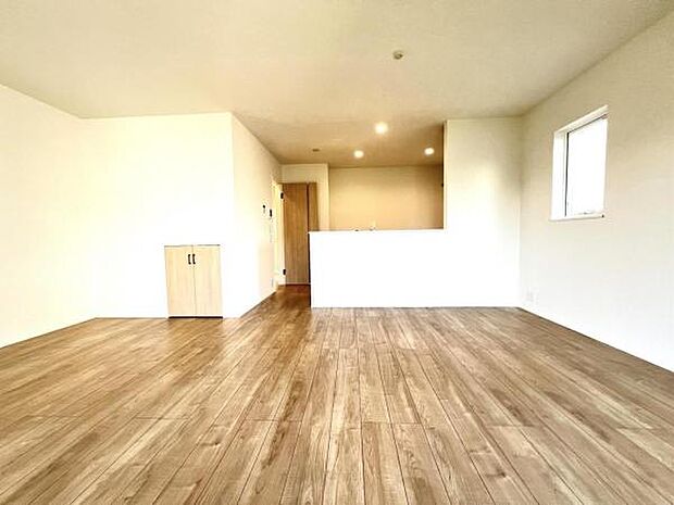 家族団らんの場所としてゆったりと居心地の良いリビングです。