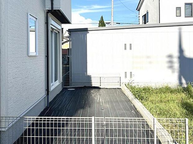 お庭スペースは、ガーデニングやお子様との外遊びなど多彩な用途でお楽しみいただけます。