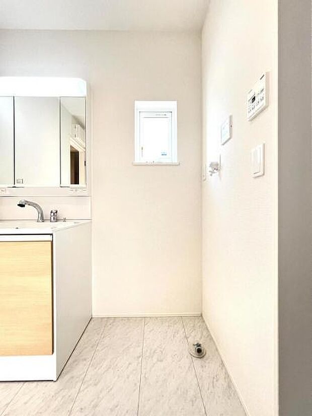 お天気を気にせずお洗濯ができ、室内干し可能です。