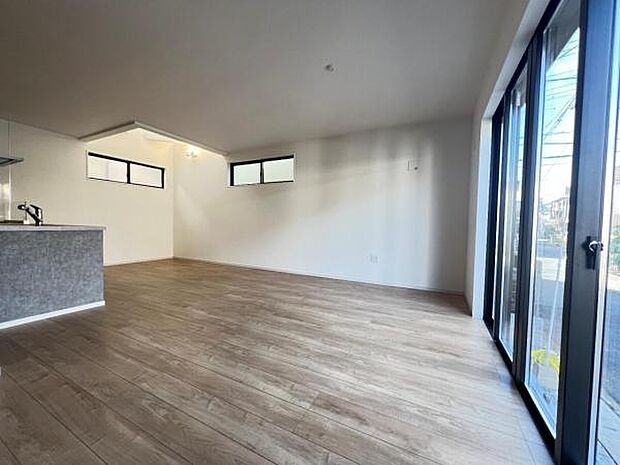 家族団らんの場所としてゆったりと居心地の良いリビングです。