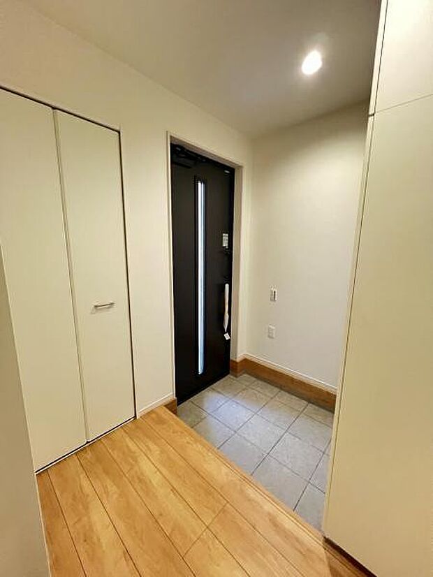 玄関がいつもかたずくシューズボックスです。