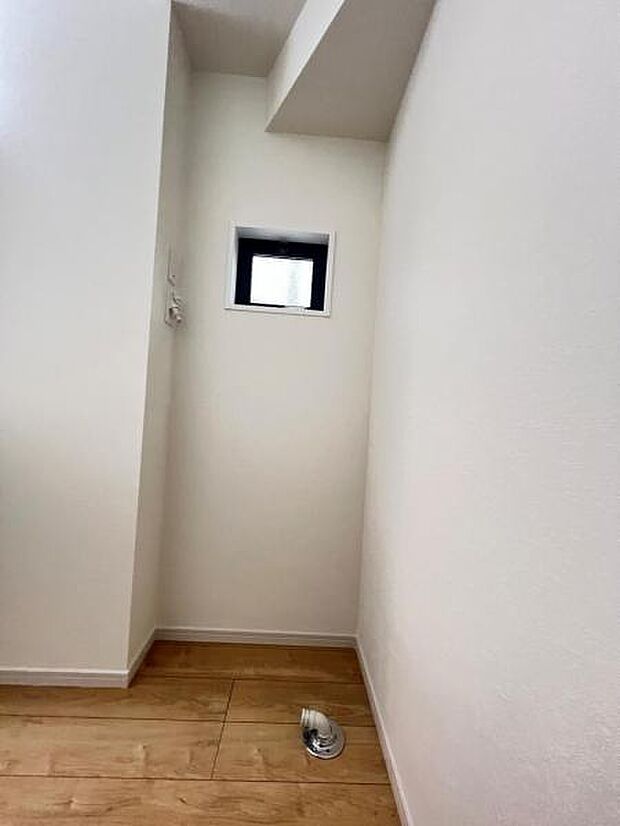 お天気を気にせずお洗濯ができ、室内干し可能です。