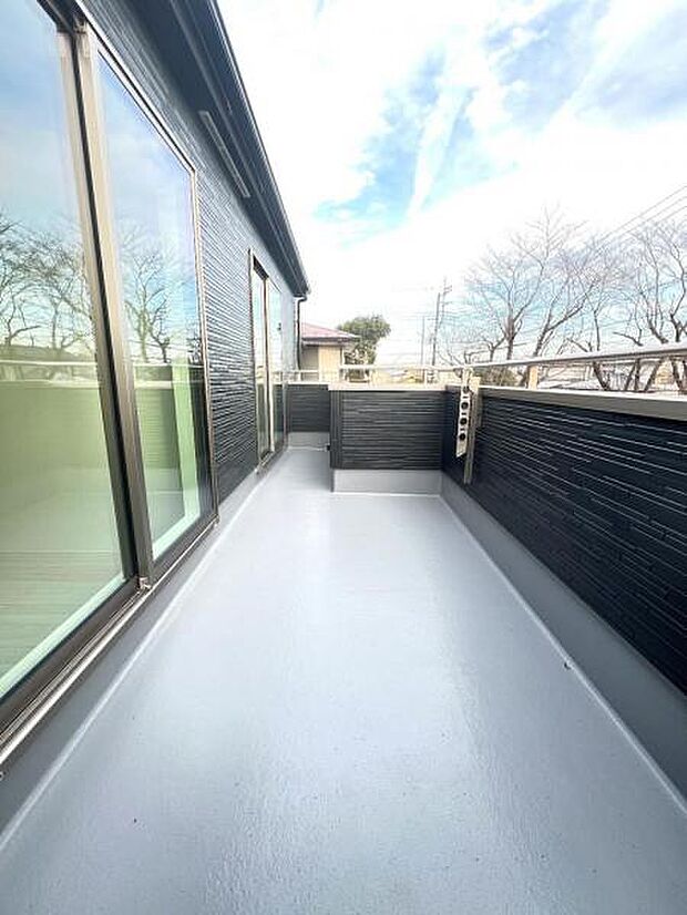 お洗濯ものを気持ち良く太陽の光で干せるのが嬉しいですね。