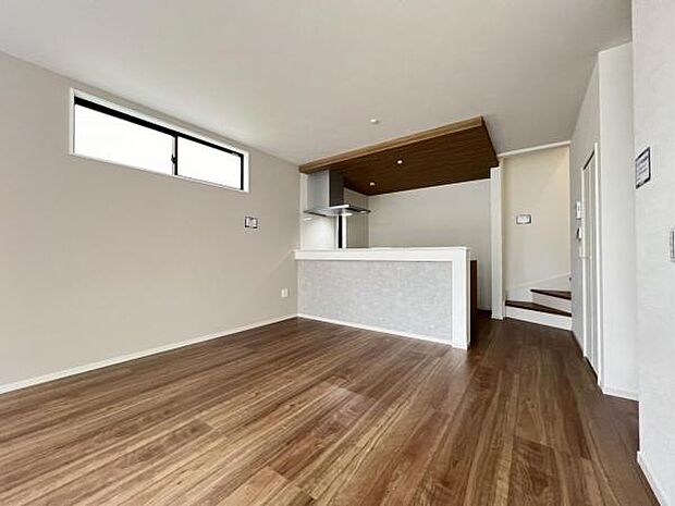 ご家族の温かい時間を演出するダイニングスペースです。