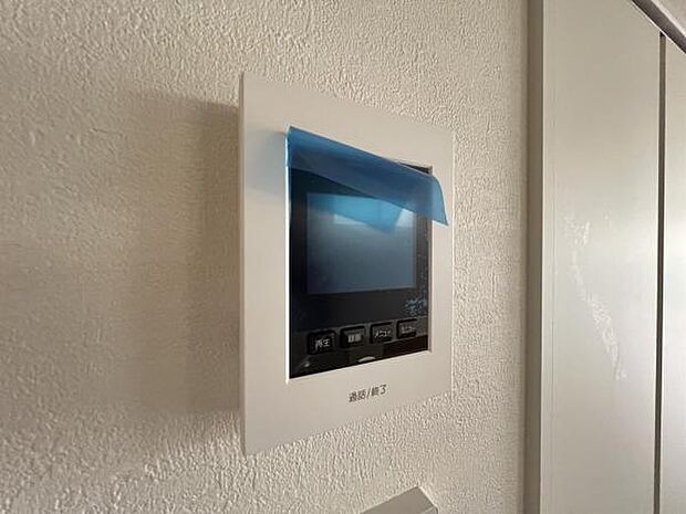 訪問者を確認できるTVモニター付きインターフォンです。