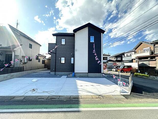 駐車場ももちろん完備しておりますのでお車所有の方にも心強いです。