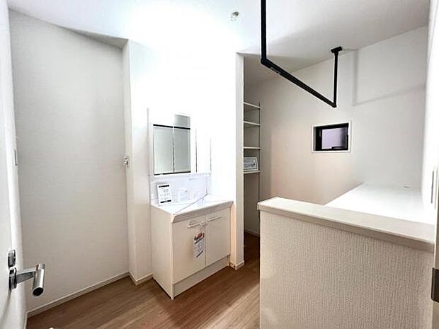 脱衣所は小さなお子様がいるご家庭にも重宝されます。