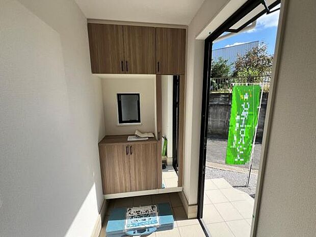 いつも気持ちよくご家族を迎えられる玄関です。