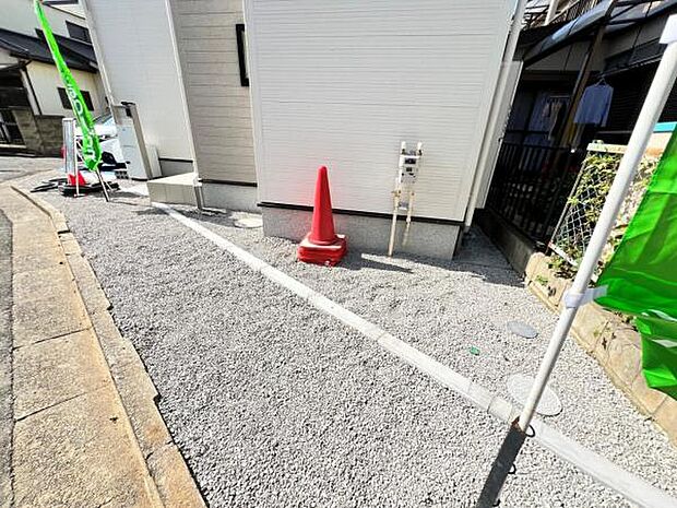 お庭があり開放感たっぷりです。季節のお花を楽しんだり、家庭菜園もお楽しみいただきます。