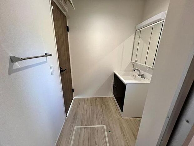 快適で清潔感がある脱衣スペースです。