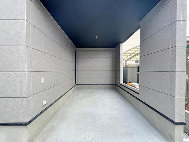 駐車場ももちろん完備しておりますのでお車所有の方にも心強いです。