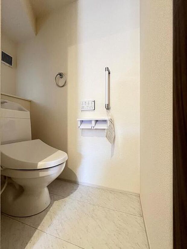 ほっと安らげるトイレ空間です。