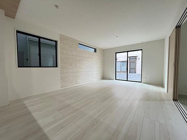 家族団らんの場所としてゆったりと居心地の良いリビングです。