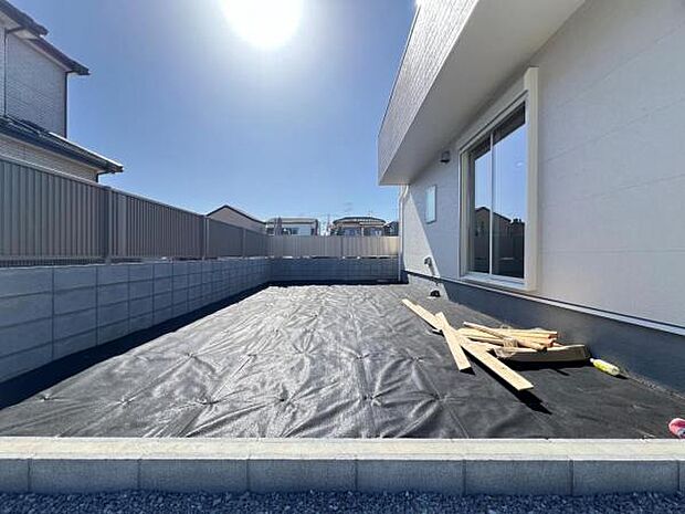 お庭スペースは、ガーデニングやお子様との外遊びなど多彩な用途でお楽しみいただけます。