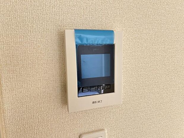 訪問者を確認できるTVモニター付きインターフォンです。
