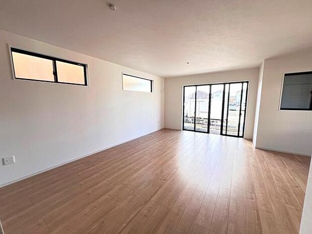 家族団らんの場所としてゆったりと居心地の良いリビングです。