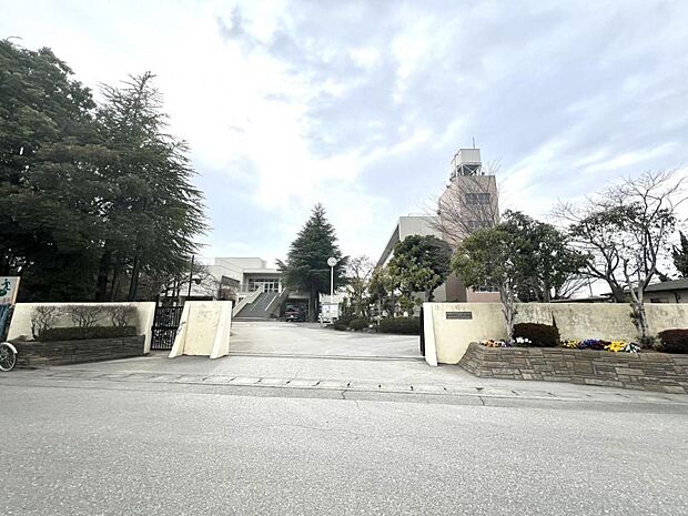 春日部市立上沖小学校まで約910m(徒歩12分)