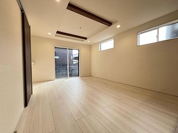 家族団らんの場所としてゆったりと居心地の良いリビングです。