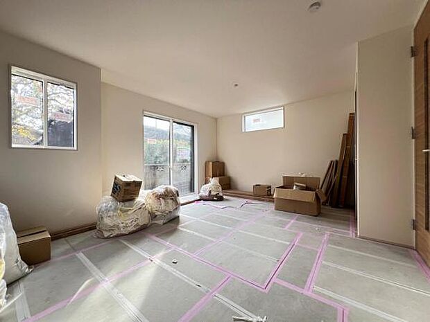 家族団らんの場所としてゆったりと居心地の良いリビングです。