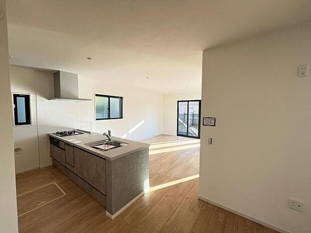 ご家族の温かい時間を演出するダイニングスペースです。