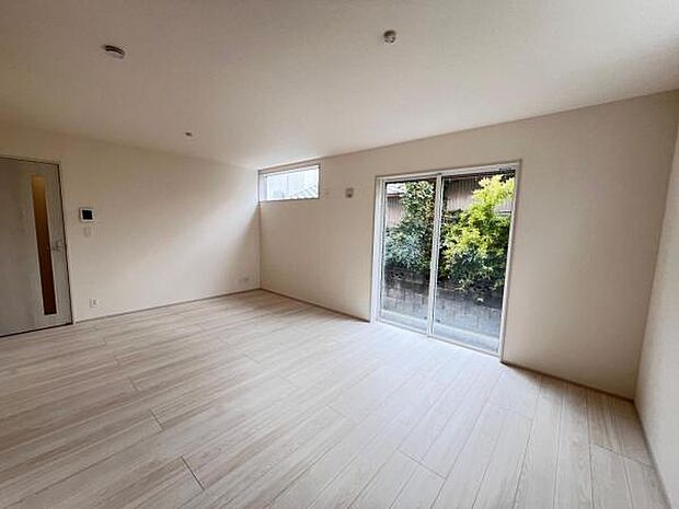 家族団らんの場所としてゆったりと居心地の良いリビングです。