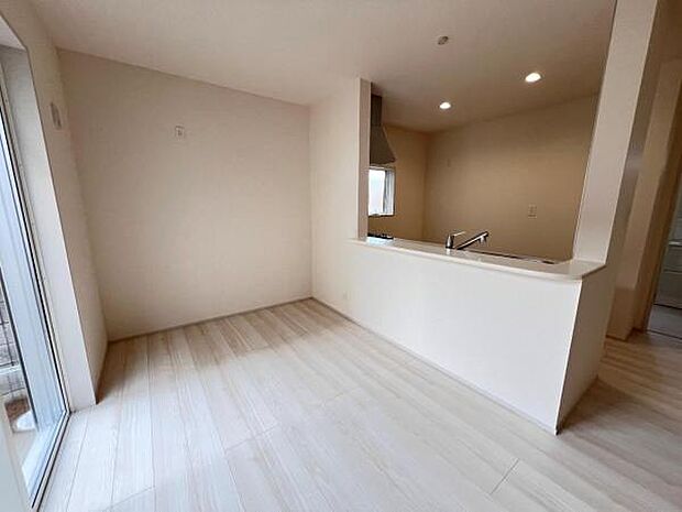 ご家族の温かい時間を演出するダイニングスペースです。