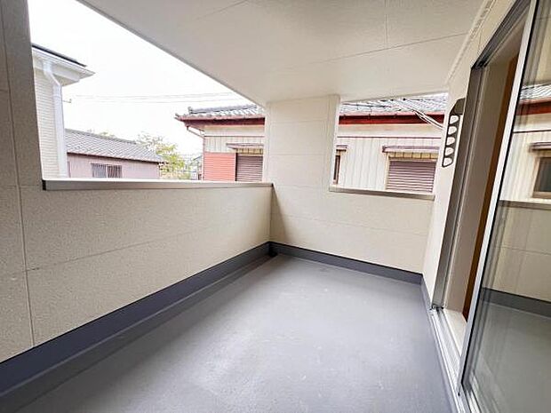 お洗濯ものを気持ち良く太陽の光で干せるのが嬉しいですね。