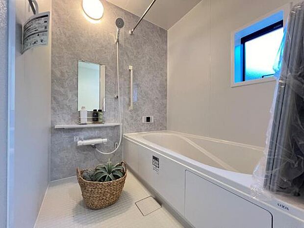 お風呂でほっとひといき。1日の疲れを癒しましょう。